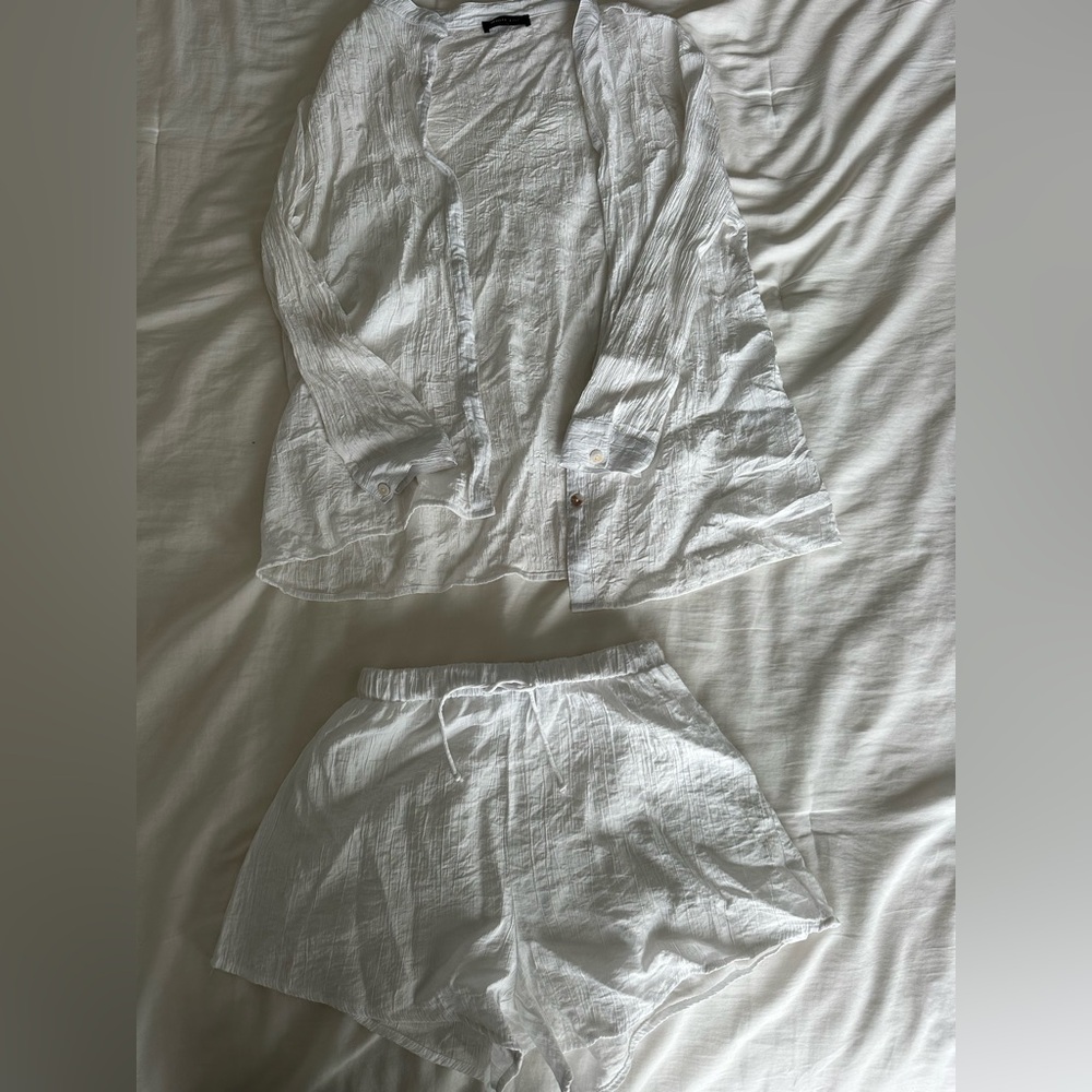 White Fox Boutique Linen Set